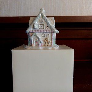 Lenox Gingerbread House Music box